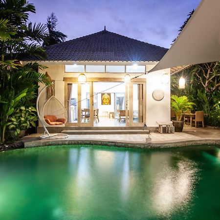 Ambermoon Villas Seminyak Dış mekan fotoğraf